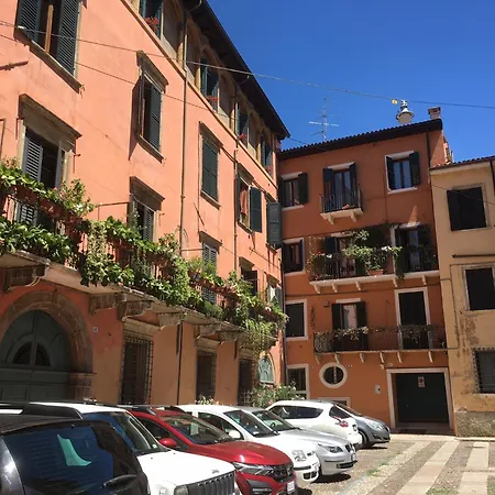 شقة Veronajourneys Emilei