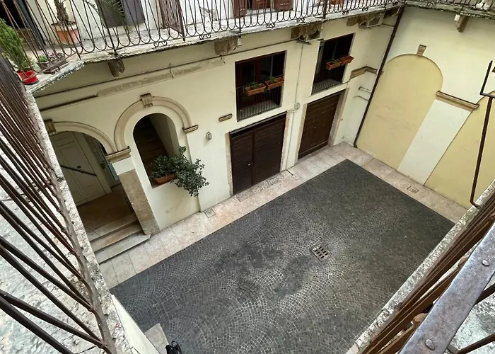 Veronajourneys Emilei شقة