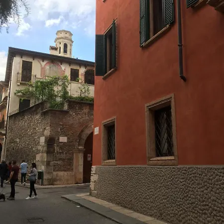 Veronajourneys Emilei * Verona