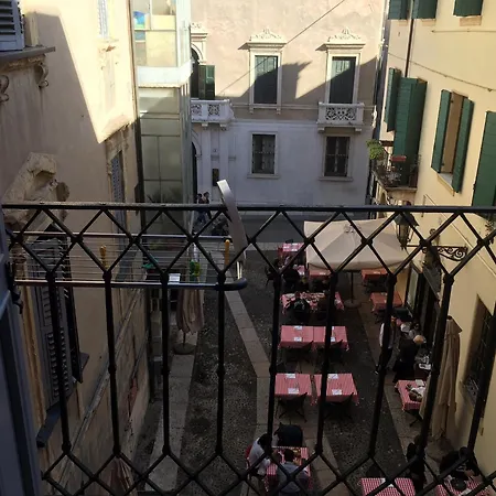 Apartment Veronajourneys Emilei Verona