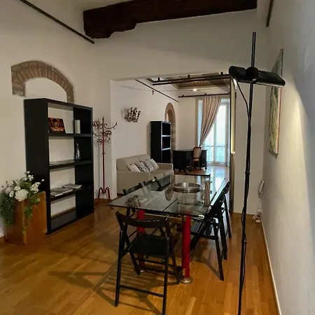 Veronajourneys Emilei Apartamento *