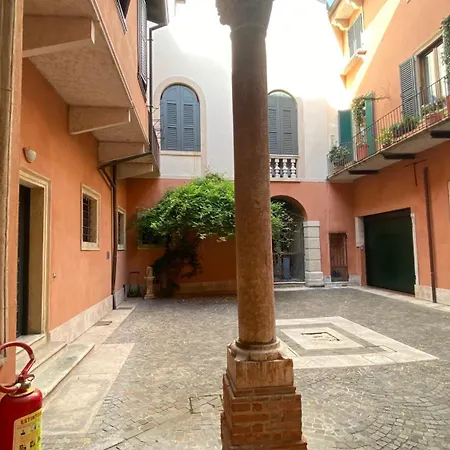 Apartment Veronajourneys Emilei