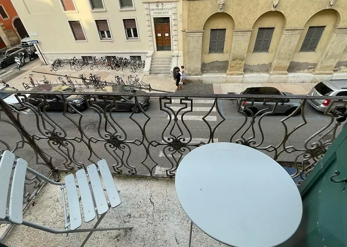 维罗纳之旅埃米莉公寓 *