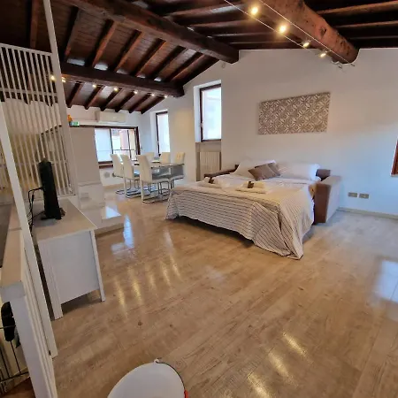 Daire Veronajourneys Emilei