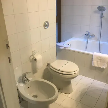 Veronajourneys Emilei Daire *