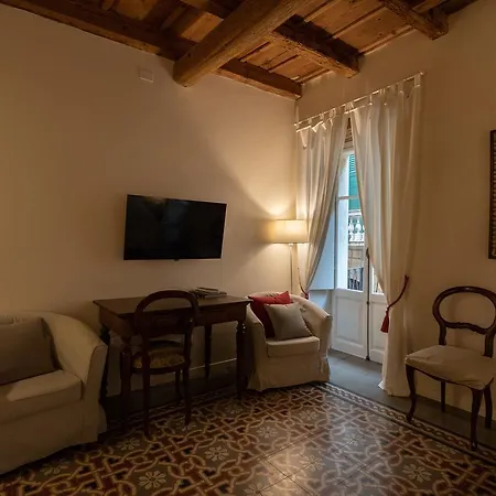 Veronajourneys Emilei *